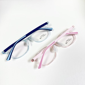 Monturas de Gafas Ovaladas para Niños Danyang CX18021, Montura Completa de Resina, Antideslizantes, con Almohadillas Nasales Ajustables para Niños - Product Image 1