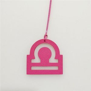 Breloque de sac en cuir PU fait main avec symbole du Zodiaque Libra, design créatif, pendentif astrologique multicolore, cadeaux pour sac à main et clés de voiture - Product Image 5