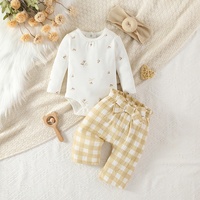 Vente en gros de costume de chambre décontracté en coton pour bébé fille, ensemble de trois pièces avec nœud mignon, vêtements pour bébés de 0 à 1 an