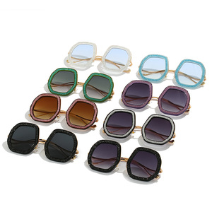 Lunettes de <span class=keywords><strong>soleil</strong></span> œuf d'oie style influenceur, tendance, marque européenne et américaine, brillantes, style urbain, protection UV400, monture complète, unisexe, teintées - Product Image 4