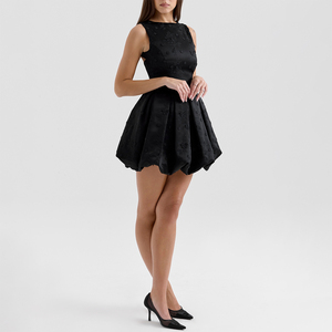 Abito Mini Elegante da Donna Nero con Schiena Scoperta e Ricami, Vestito Chic da Cocktail e Festa, Vendita all'Ingrosso - Product Image 2