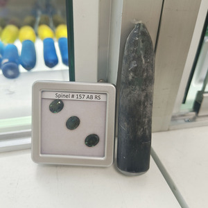 Piedra Preciosa Sintética sin Cortar 157 #   Espinela de color verde, materia prima para la fabricación de piedras preciosas sueltas. - Product Image 6