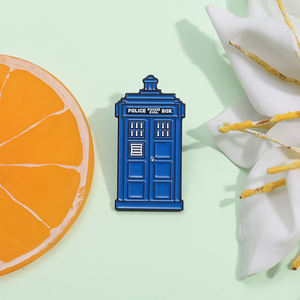 个性化蓝色复古电话亭珐琅别针创意胸针翻领徽章饰品礼品批发 - Product Image 2