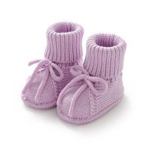 Chaussons tricotés doux pour bébé - Mélange de coton chaud, joli nœud décoratif, chaussures de berceau pour nouveau-né - Product Image 1