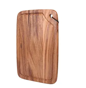 Planche à pizza en bois d'acacia véritable avec logo personnalisé Planche de service en bois avec évier pour les aliments