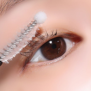 Sérum pour cils Liphip Derma Long Active avec 24 ingrédients à base de plantes pour des cils plus longs et plus épais, Corée du Sud - Product Image 2