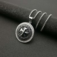 Bon marché, vente en gros, pendentif croix de fer des Templiers en acier inoxydable plaqué or 18 carats avec chaîne collier pour hommes et femmes