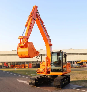 Excavatrice sur chenilles puissante de 13,5 tonnes CDM6135, machine de terrassement robuste et fiable, fournie directement par l'usine - Product Image 4