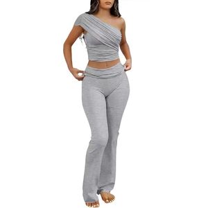 Conjunto de Dos Piezas de Ropa Deportiva y Casual para Mujer, Camiseta de Manga Corta de Algodón con Logotipo Personalizado y Pantalones Ajustados Acampanados - Product Image 3