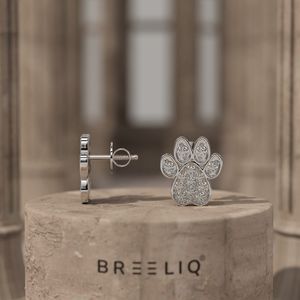 Boucles d'oreilles clous en or blanc 14 carats avec empreinte de patte et diamants, élégantes, serties pavé, diamants taille ronde, pour les amoureux des animaux - Product Image 3