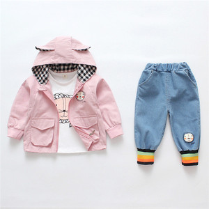 Productos para Exteriores Shanghai: Camisetas de Dibujos Animados para Niñas, Jeans, Tops y Sudaderas con Cremallera Personalizadas de Ropa al por Mayor - Product Image 1