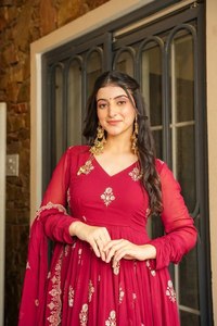 Vestido indio moderno con bordado completo y lentejuelas, mangas cosidas, dupatta, para fiesta, en georgette sintético y microalgodón. - Product Image 6