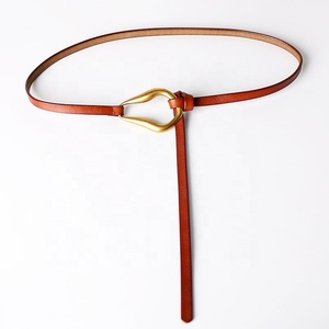 <span class=keywords><strong>Ceinture</strong></span> <span class=keywords><strong>Fine</strong></span> en <span class=keywords><strong>Cuir</strong></span> de Vachette Allongée pour <span class=keywords><strong>Femme</strong></span>, Chaîne de Taille Décorative, avec Boucle en Alliage, Idéale pour Costumes et Jupes - Product Image 3