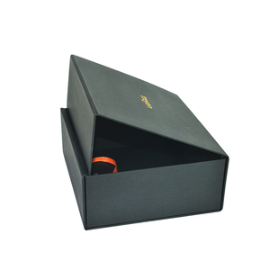 Caja de Regalo Plegable Negra Personalizada para Cosméticos, Empaque Plegable para Crema Facial con Relieve UV y Diferentes Pesos Disponibles - Product Image 1