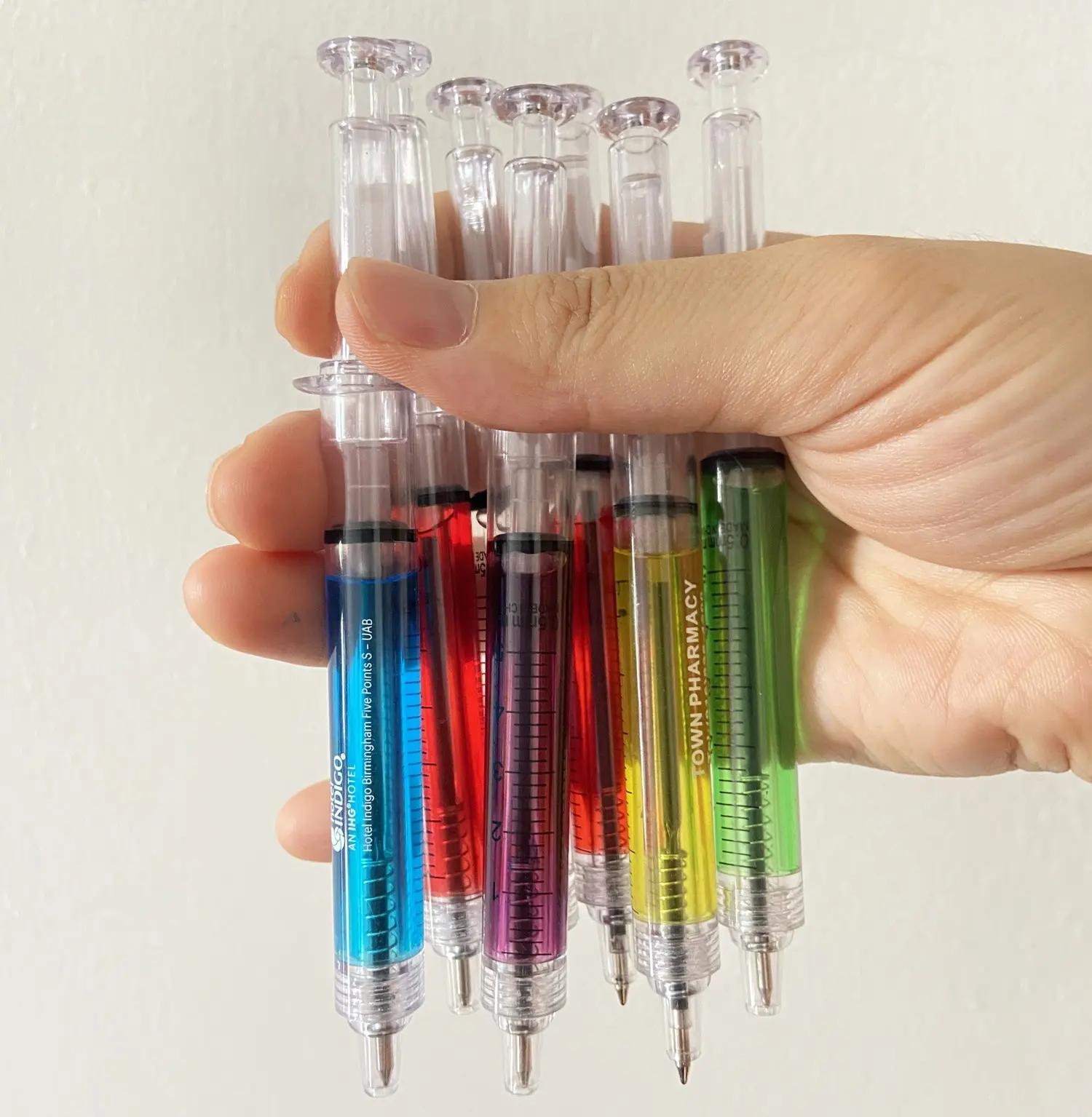 تصميم جديد قلم حبر جاف مطبوع شعار أقلام حقنة مخصصة ممرضة قلم حبر جاف