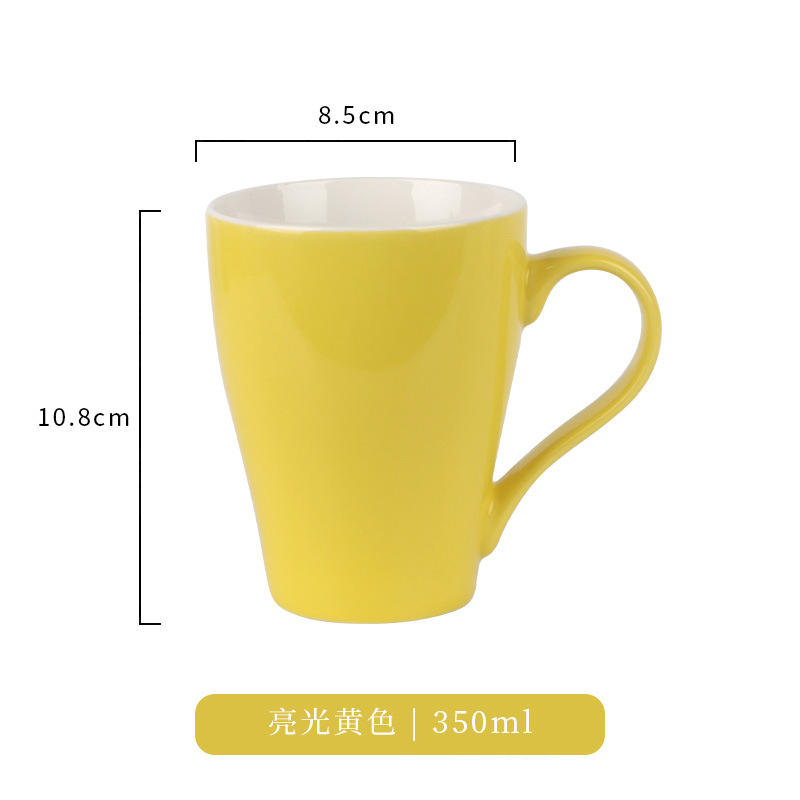 ถ้วยเมลอนสีเหลืองเงางาม