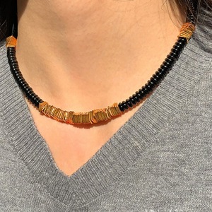 Collier superposé tendance pour femme en alliage de zinc plaqué or avec perles géométriques, Chine - Product Image 3
