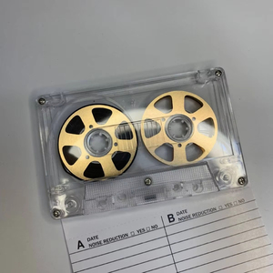Cassette audio vierge rétro vintage avec embouts métalliques et boîtier transparent pour l'enregistrement musical DIY et un cadeau audio nostalgique - Product Image 4