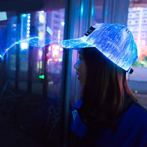 Gorra de Fibra Óptica con LED, 7 Colores Luminosos, Gorras de Béisbol Brillantes, Gorras con Carga USB, Gorra LED Divertida - Product Image 5