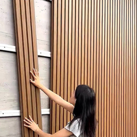 Clôture extérieure moderne 219x26 en matériau composite bois-plastique (WPC) plat, grain de bois 3D, imperméable, écologique, pour hôtels et fermes