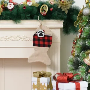 Calcetín Navideño de Lino a Cuadros con Monograma Bordado, Diseño de Hueso de Pescado y Estampado de Búfalo, Estilo Boutique para Perros - Product Image 4