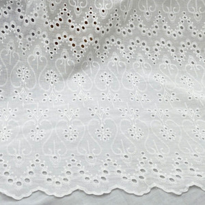 Venta al por mayor de telas de encaje de algodón blanco telas con bordado floral ojal bordes ondulados de encaje <span class=keywords><strong>para</strong></span> materiales de diseño de moda - Product Image 4