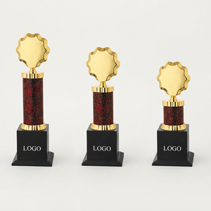 Trofeo metálico con superficie pulida y base de madera resistente para una apariencia de premio de alta calidad, copa de trofeo de cricket metálica. - Product Image 1