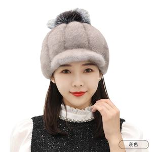 <span class=keywords><strong>Bonnet</strong></span> d'hiver en fourrure de vison véritable pour <span class=keywords><strong>femme</strong></span>, 7 couleurs, visière, chapeau chaud d'hiver de luxe avec <span class=keywords><strong>pompon</strong></span>, prêt à être expédié - Product Image 1