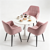 Fauteuil de salle à manger en velours tufté avec pieds en métal noir pour la maison, l'appartement, le restaurant, l'hôtel (vente en gros)