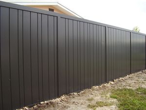 Clôture de confidentialité en aluminium noir de nouvelle conception Panneaux de clôture à lamelles horizontales Écran de confidentialité en aluminium de jardin Clôture de jardin - Product Image 4