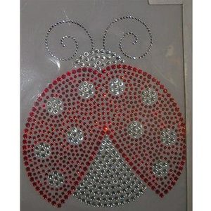 Aplique Termoadhesivo de Mariquita con Pedrería Cristal/Roja - Diseños de Animales Termotransferibles para Ropa - Product Image 5