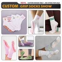 Chaussettes Pilates Grip avec logo personnalisé Chaussettes Pilates Crew en coton antidérapantes Chaussettes de yoga tricotées pour femmes