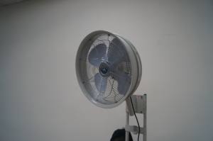 18" <b>Mist</b> Electric Wall <b>Fan</b> Metal Vietnam Wall Control Box Black/Silver/White for Commercial/Industrial Use GAPIDF020 (KTW-1845) - Product Image 3