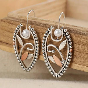 Orecchini Pendenti Multicolore Nakada E4560 in Argento 925 con Perle Coltivate, Design Vintage a Motivo Vegetale, per Uso Quotidiano Femminile - Product Image 4