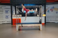 MJD Pilates Reformer, Cadillac Kayu Oak yang Tahan Lama, Peralatan Pilates Komersial, Cocok untuk Studio Rumah dan Penggunaan Komersial.