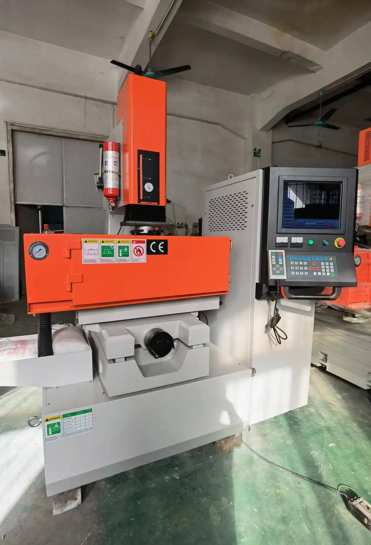 CNC EDM machine de naufrage D7145 EDM formant la machine bas prix taiwan technologie edm machine de plomb