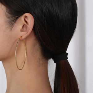 <span class=keywords><strong>ต่าง</strong></span><span class=keywords><strong>หู</strong></span>ห่วงวงรีขนาดใหญ่พิเศษ ชุบทอง 18k PVD คุณภาพสูง สำหรับผู้หญิง - Product Image 2
