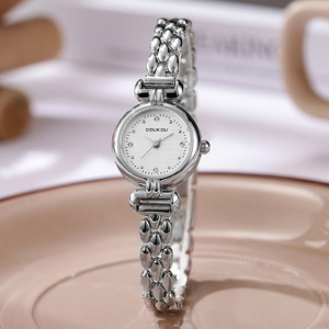 Fashionable women's watches, niche women's bracelet watches, <b>light</b> luxury niche student watches - Product Image 2