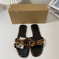 Sandales plates à bout carré pour femme, style classique, imprimé léopard, avec brides croisées et boucles, chaussures de plage – Grande Vente
