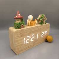 Reloj Despertador Mecánico Creativo de Madera con Pantalla LED Digital y Diseño de Dibujos Animados con Carga