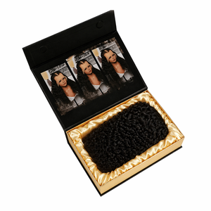 Caja de Empaque para Pelucas Portátil de Alta Gama con Logotipo Personalizado, Tapa Magnética Abatible, Forro de Satén, Color y Tamaño Personalizables para Regalos de Salón - Product Image 1
