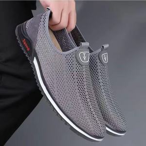Chaussures de course légères et respirantes en mesh pour hommes, toutes occasions, semelle souple, à lacets, tendance mode pour chaussures de football et de soccer - Product Image 4