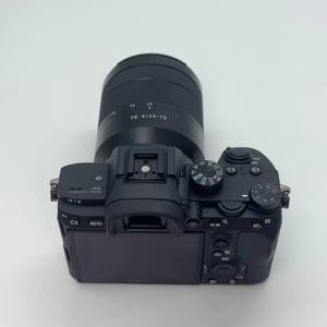 Venta al por Mayor de Cámara Sony Alpha <span class=keywords><strong>7</strong></span> <span class=keywords><strong>III</strong></span> A7M3 de Fotograma Completo con Lente de 24-70 mm, 24.2MP, 4K HDR, 693 AF, Ranura para Dos Tarjetas, Calidad Profesional - Product Image 4
