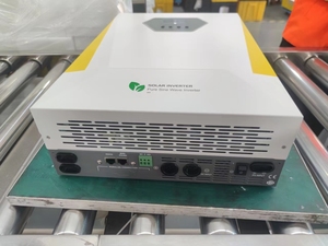 Convertisseur solaire hybride économique avec MPPT pour les systèmes d'alimentation connectés au réseau domestique - Product Image 5