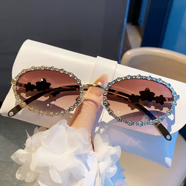 Ins Style Oval Rhinestone Gold Frame Metal Sun Glasses Concave Shape Full Frame Diamond UV400 Anti-Uv Lenses Sunglasses