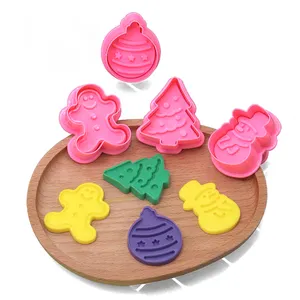 4Pcs Round Plastic Pastry Plunger Christmas Cookie Cutter Mold DIY Baking Tools For Kitchen Use Or Fondant Work