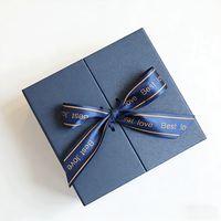 Boîte cadeau de luxe à double porte avec ruban, boîte d'emballage en carton bleu marine pailleté pour les cadeaux de mariage, les chocolats, les cosmétiques