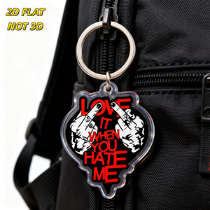 Portachiavi in acrilico 'Love IT When You Hate Me' con testo rosso e cuore con doppio dito medio, ciondolo dallo stile audace per chiavi - Product Image 4