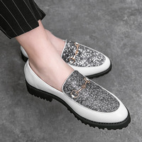Chaussures pour hommes de style coréen, décontractées britanniques, à enfiler, à bout pointu, brillantes, pour l'été et l'automne, pour la scène et les coiffeurs, marque OEM, fabriquées à Guangdong