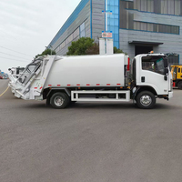 Camion à ordures compacteur diesel ISUZU 4x2 avec boîte de vitesses et moteur de 140 CV, 8 mètres cubes, pour l'assainissement municipal